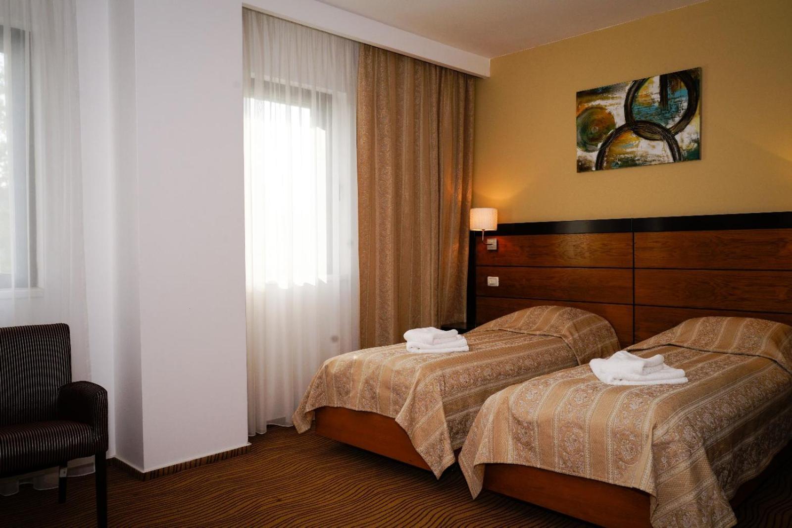 Hotel Criss Bucarest Exterior foto